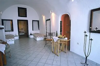 Uranos Houses 4*